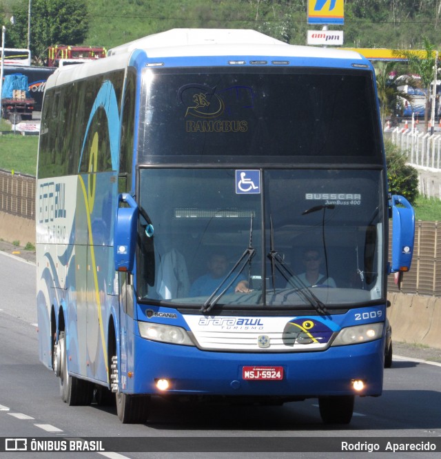 Arara Azul Turismo 2009 na cidade de Aparecida, São Paulo, Brasil, por Rodrigo  Aparecido. ID da foto: 6287933.