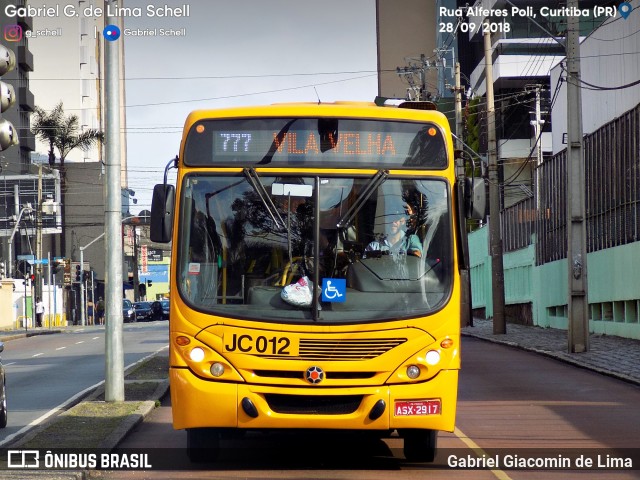 Expresso Azul JC012 na cidade de Curitiba, Paraná, Brasil, por Gabriel Giacomin de Lima. Número da foto: #6287168.