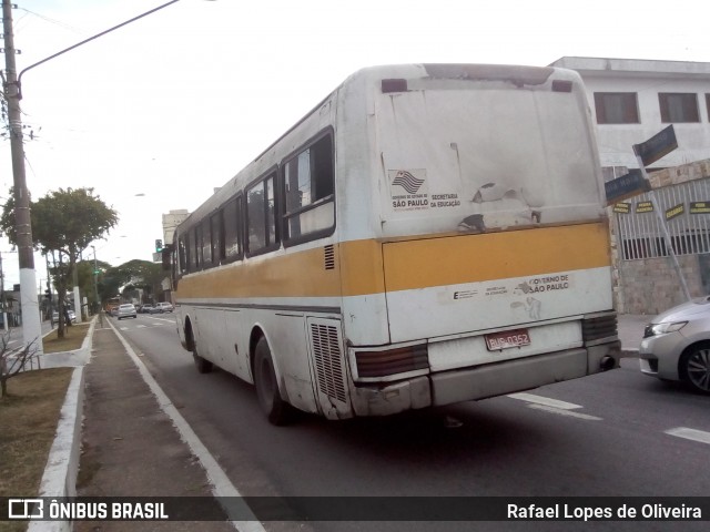 Ônibus Particulares 250 na cidade de São Paulo, São Paulo, Brasil, por Rafael Lopes de Oliveira. ID da foto: 6288724.