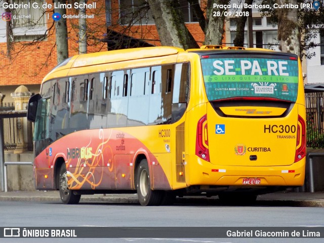 Auto Viação Redentor HC300 na cidade de Curitiba, Paraná, Brasil, por Gabriel Giacomin de Lima. ID da foto: 6292655.