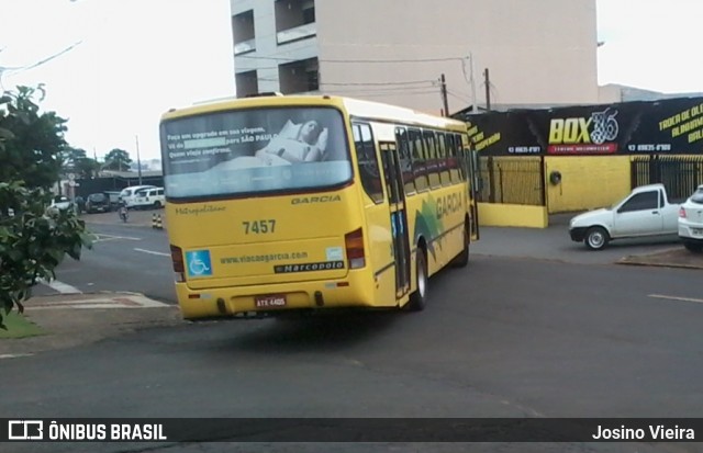 Viação Garcia 7457 na cidade de Apucarana, Paraná, Brasil, por Josino Vieira. ID da foto: 6290662.