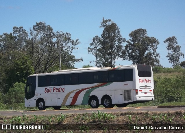 Expresso São Pedro 2050 na cidade de São Vicente do Sul, Rio Grande do Sul, Brasil, por Daniel  Carvalho Correa. Número da foto: #6258653.