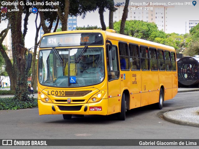 Araucária Transportes Coletivos LC010 na cidade de Curitiba, Paraná, Brasil, por Gabriel Giacomin de Lima. ID da foto: 6296169.