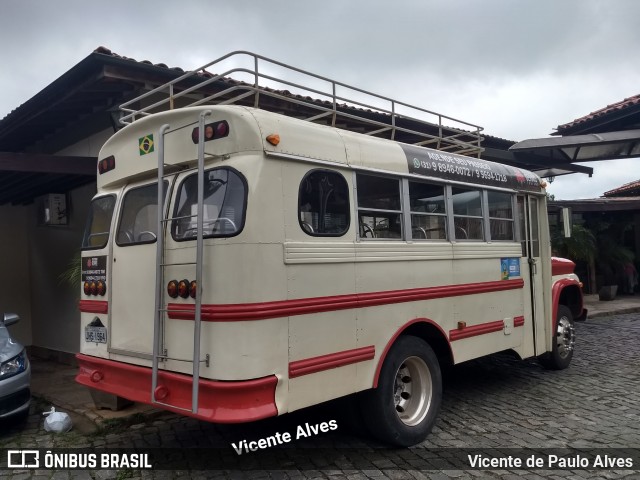 Ônibus Particulares 1964 na cidade de Ouro Preto, Minas Gerais, Brasil, por Vicente de Paulo Alves. Número da foto: #6295455.