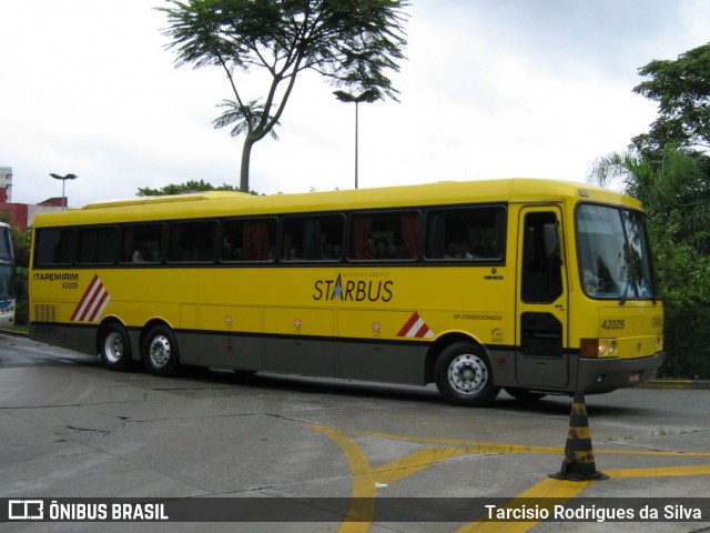 Viação Itapemirim 42025 na cidade de São Paulo, São Paulo, Brasil, por Tarcisio Rodrigues da Silva. ID da foto: 6304408.