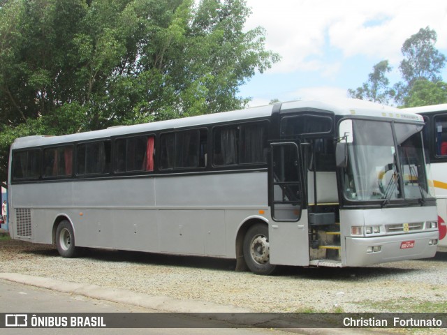 Ônibus Particulares 2146 na cidade de Urucânia, Minas Gerais, Brasil, por Christian  Fortunato. Número da foto: #6304455.