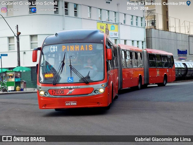 Expresso Azul 17E06 na cidade de Curitiba, Paraná, Brasil, por Gabriel Giacomin de Lima. Número da foto: #6308620.