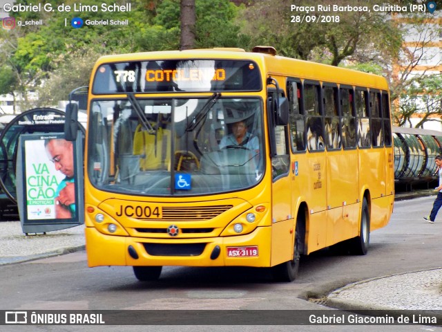 Expresso Azul JC004 na cidade de Curitiba, Paraná, Brasil, por Gabriel Giacomin de Lima. Número da foto: #6308606.