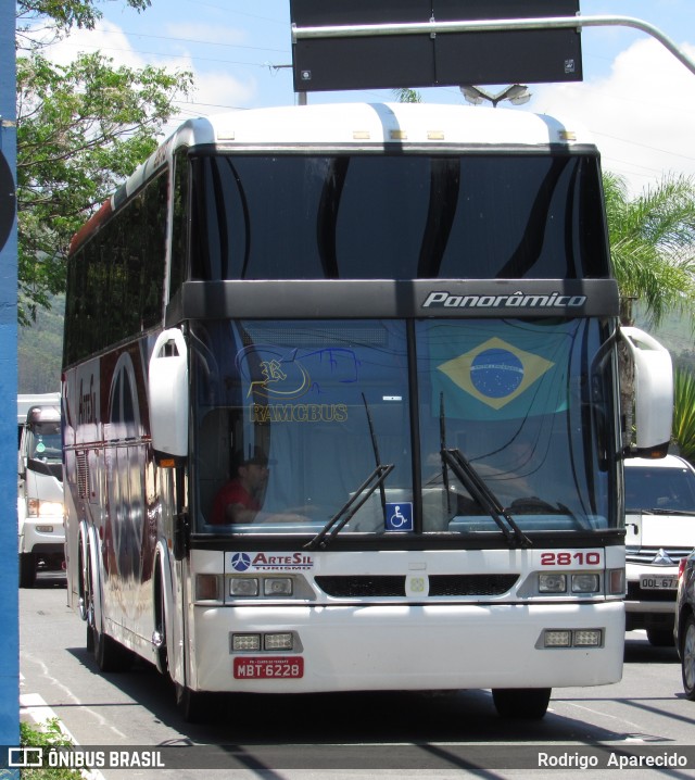 Ônibus Particulares 2810 na cidade de Aparecida, São Paulo, Brasil, por Rodrigo  Aparecido. ID da foto: 6308558.