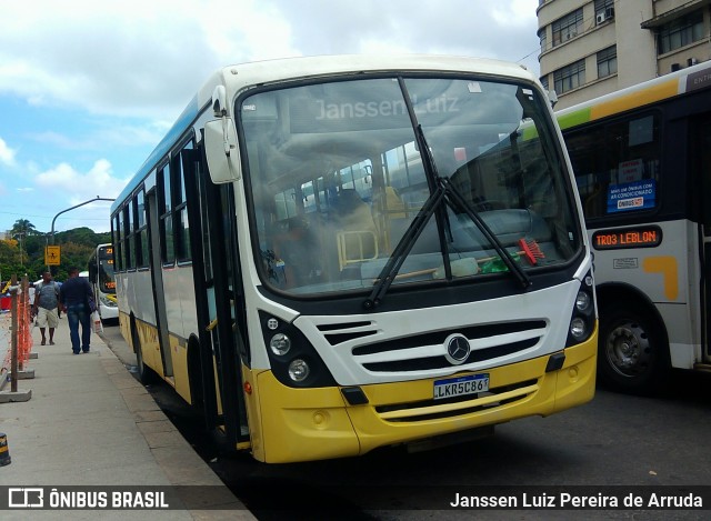 Ônibus Particulares  na cidade de Brasil, por Janssen Luiz Pereira de Arruda. Número da foto: #6311955.