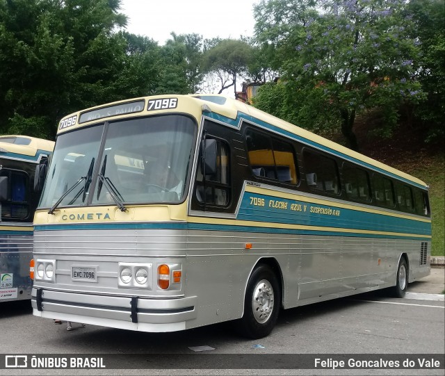 Ônibus Particulares 7096 na cidade de São Paulo, São Paulo, Brasil, por Felipe Goncalves do Vale. Número da foto: #6313854.
