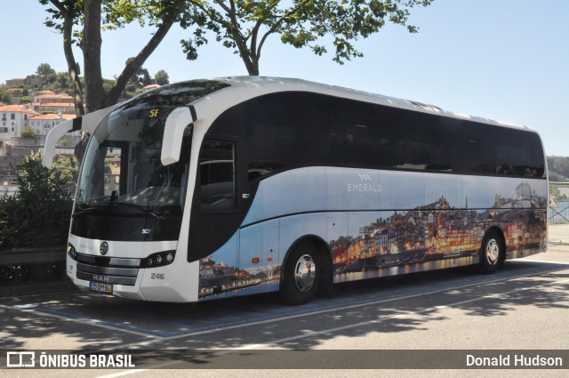 Maia Transportes 246 na cidade de Porto, Porto, Portugal, por Donald Hudson. ID da foto: 6262934.