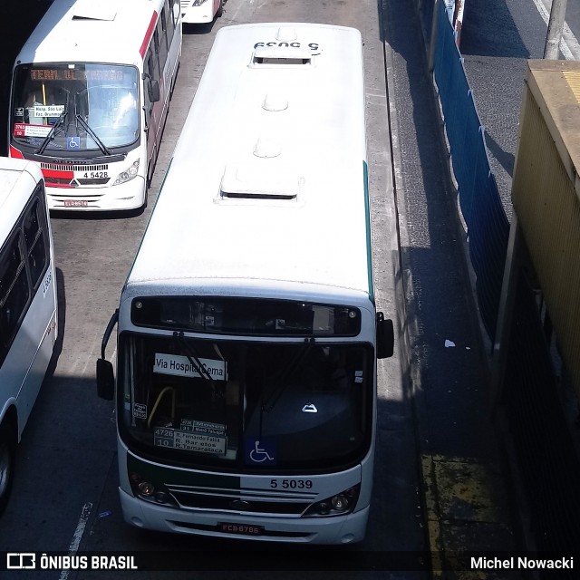 Move 5 5039 na cidade de São Paulo, São Paulo, Brasil, por Michel Nowacki. Número da foto: #6265821.