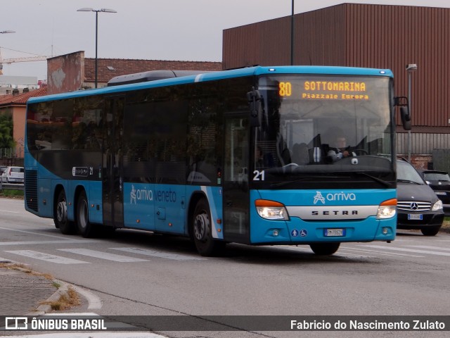 Arriva 21 na cidade de Venezia, Venice, Veneto, Itália, por Fabricio do Nascimento Zulato. Número da foto: #6267198.