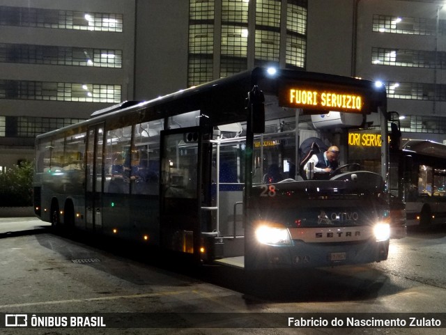 Arriva 28 na cidade de Venezia, Venice, Veneto, Itália, por Fabricio do Nascimento Zulato. Número da foto: #6267226.