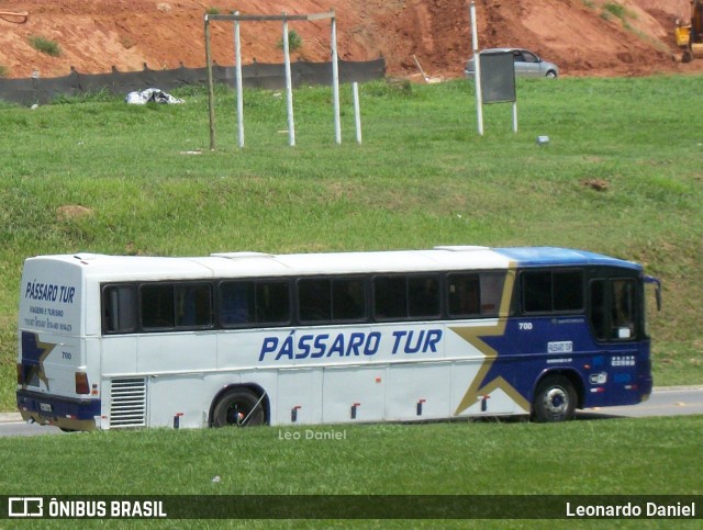 Pássaro Tur 700 na cidade de Aparecida, São Paulo, Brasil, por Leonardo Daniel. ID da foto: 6270101.