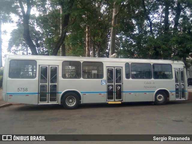 VAL - Viação Apucarana Ltda. 5758 na cidade de Apucarana, Paraná, Brasil, por Sergio Ravaneda. Número da foto: #6318010.