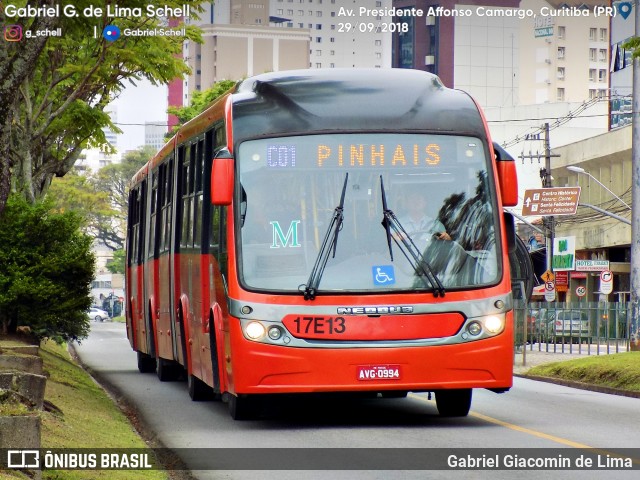 Expresso Azul 17E13 na cidade de Curitiba, Paraná, Brasil, por Gabriel Giacomin de Lima. Número da foto: #6337490.