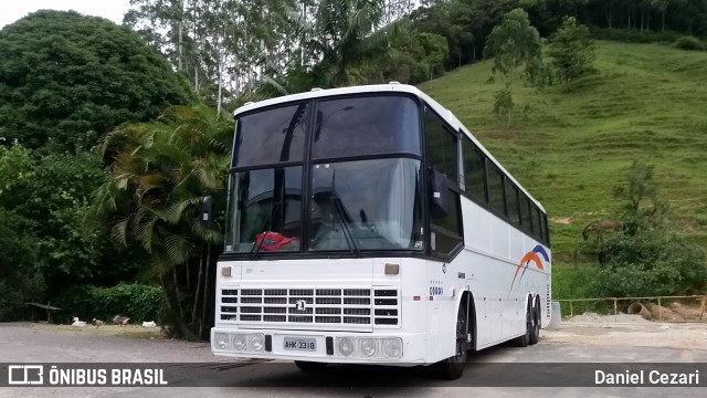 Ônibus Particulares 8510 na cidade de Brusque, Santa Catarina, Brasil, por Daniel Cezari. Número da foto: #6336422.