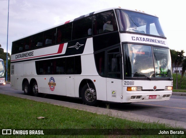 Auto Viação Catarinense 2086 na cidade de Curitiba, Paraná, Brasil, por John Berata. Número da foto: #6338768.