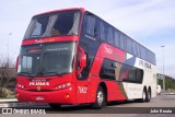 Pluma Conforto e Turismo 7002 na cidade de Florianópolis, Santa Catarina, Brasil, por John Berata. Número da foto: #:id.