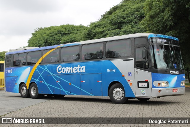 Viação Cometa 7700 na cidade de São Paulo, São Paulo, Brasil, por Douglas Paternezi. Número da foto: #6341239.