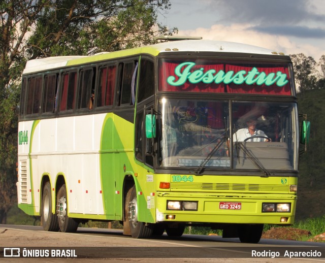 Jésustur 1044 na cidade de Conselheiro Lafaiete, Minas Gerais, Brasil, por Rodrigo  Aparecido. ID da foto: 6342396.