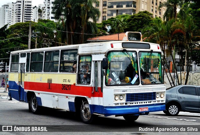 Ônibus Particulares 36217 na cidade de São Paulo, São Paulo, Brasil, por Rudnei Aparecido da Silva. ID da foto: 6349244.