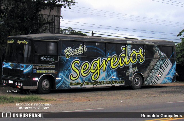 Banda Segredo's 6569 na cidade de Blumenau, Santa Catarina, Brasil, por Reinaldo Gonçalves. Número da foto: #6352560.