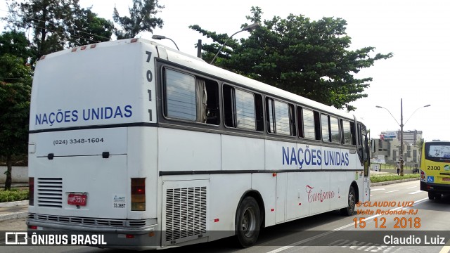Nações Unidas Transportadora Turistica 7011 na cidade de Volta Redonda, Rio de Janeiro, Brasil, por Claudio Luiz. Número da foto: #6351491.