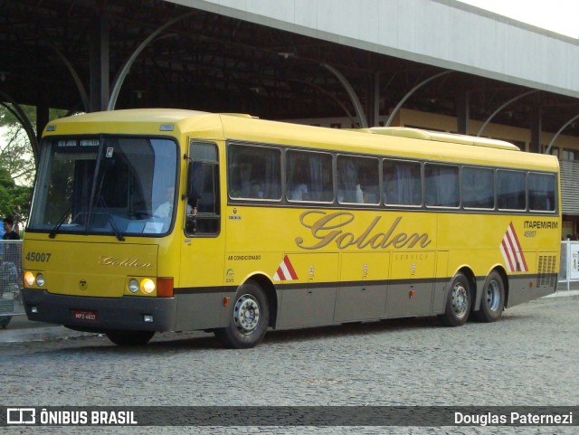 Viação Itapemirim 45007 na cidade de Campos dos Goytacazes, Rio de Janeiro, Brasil, por Douglas Paternezi. Número da foto: #6356286.