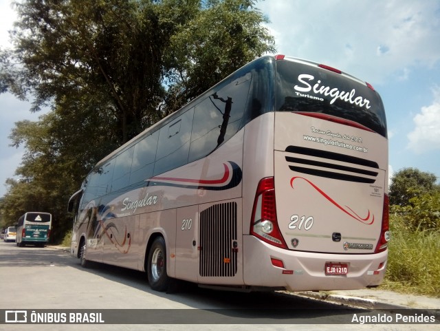Singular Turismo 210 na cidade de Brasil, por Agnaldo Penides. Número da foto: #6355677.