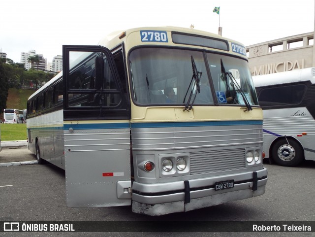 Ônibus Particulares 2780 na cidade de São Paulo, São Paulo, Brasil, por Roberto Teixeira. Número da foto: #6356953.