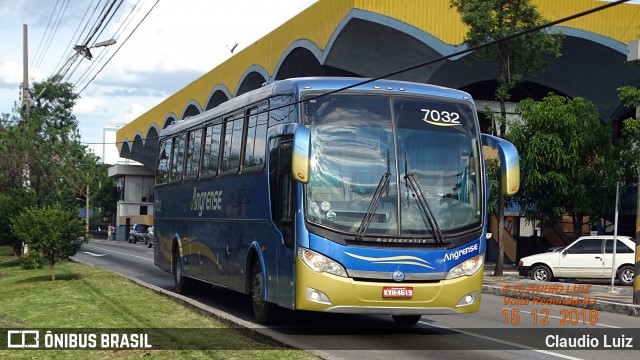 Expresso Angrense 7032 na cidade de Volta Redonda, Rio de Janeiro, Brasil, por Claudio Luiz. Número da foto: #6358288.