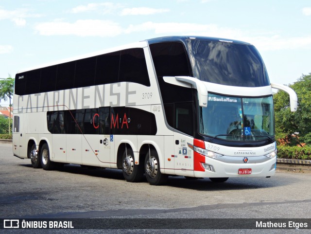 Auto Viação Catarinense 3709 na cidade de Santa Maria, Rio Grande do Sul, Brasil, por Matheus Etges. Número da foto: #6359192.