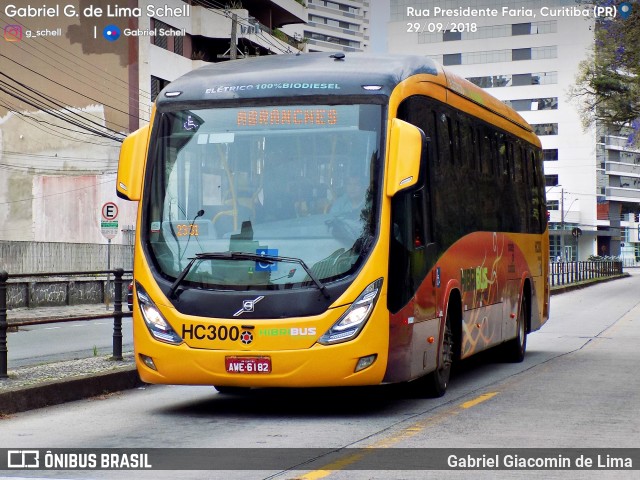 Auto Viação Redentor HC300 na cidade de Curitiba, Paraná, Brasil, por Gabriel Giacomin de Lima. ID da foto: 6360690.