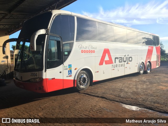 Araújo Turismo 2004 na cidade de Presidente Olegário, Minas Gerais, Brasil, por Matheus Araujo Silva. Número da foto: #6363117.
