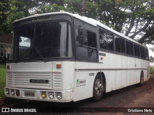 Ônibus Particulares 0000 na cidade de Uberlândia, Minas Gerais, Brasil, por Cristiano Neto. Número da foto: #6369741.