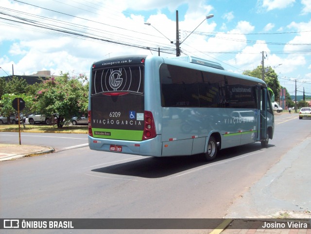 Viação Garcia 6209 na cidade de Apucarana, Paraná, Brasil, por Josino Vieira. Número da foto: #6369944.