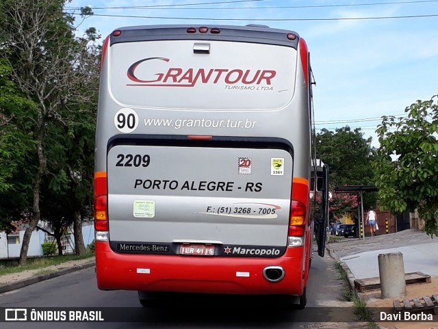 Grantour Turismo 2209 na cidade de Porto Alegre, Rio Grande do Sul, Brasil, por Davi Borba. ID da foto: 6385111.