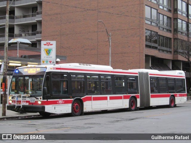 TTC - Toronto Transit Commission 9124 na cidade de Toronto, Ontario, Canadá, por Guilherme Rafael. ID da foto: 6321958.