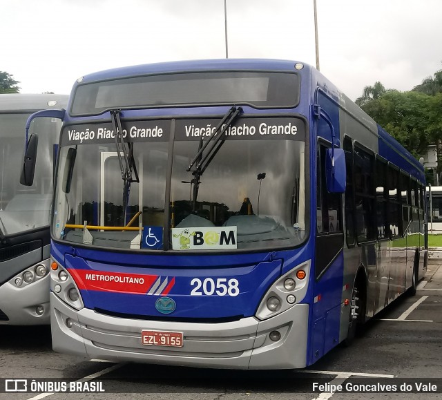 Viação Riacho Grande 2058 na cidade de São Paulo, São Paulo, Brasil, por Felipe Goncalves do Vale. Número da foto: #6322414.