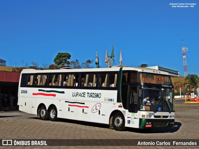 Lupace Turismo 2006 na cidade de João Monlevade, Minas Gerais, Brasil, por Antonio Carlos Fernandes. ID da foto: 6326069.