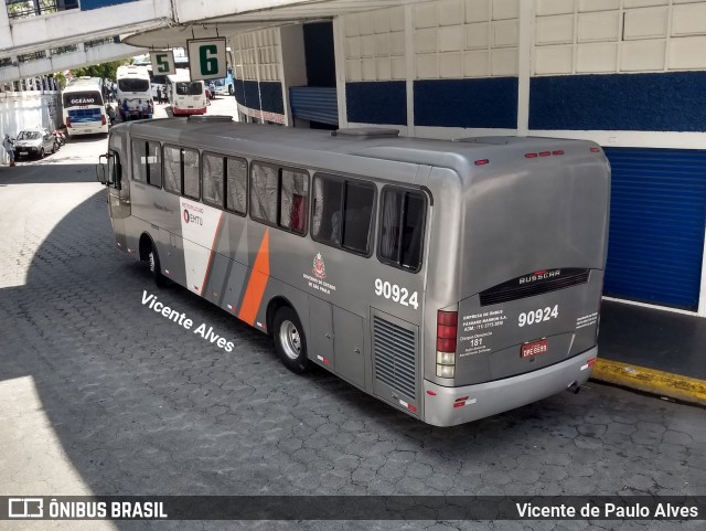 Empresa de Ônibus Pássaro Marron 90924 na cidade de Aparecida, São Paulo, Brasil, por Vicente de Paulo Alves. Número da foto: #6327323.