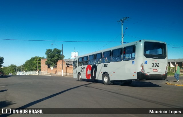 Viação Centro Oeste 392 na cidade de Santiago, Rio Grande do Sul, Brasil, por Mauricio Lopes. Número da foto: #6328795.