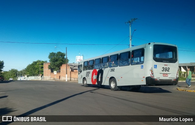 Viação Centro Oeste 392 na cidade de Santiago, Rio Grande do Sul, Brasil, por Mauricio Lopes. ID da foto: 6328795.