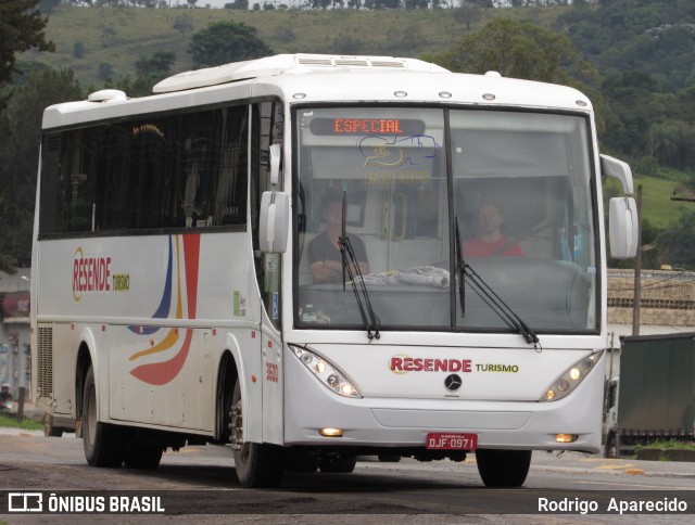 Resende Turismo 3600 na cidade de Conselheiro Lafaiete, Minas Gerais, Brasil, por Rodrigo  Aparecido. Número da foto: #6329849.