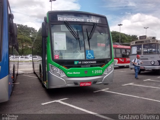 Viação Gato Preto 1 2555 na cidade de São Paulo, São Paulo, Brasil, por Gustavo Oliveira. Número da foto: #5707256.
