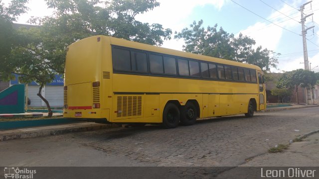 Ônibus Particulares 0796 na cidade de Caruaru, Pernambuco, Brasil, por Leon Oliver. ID da foto: 5730968.