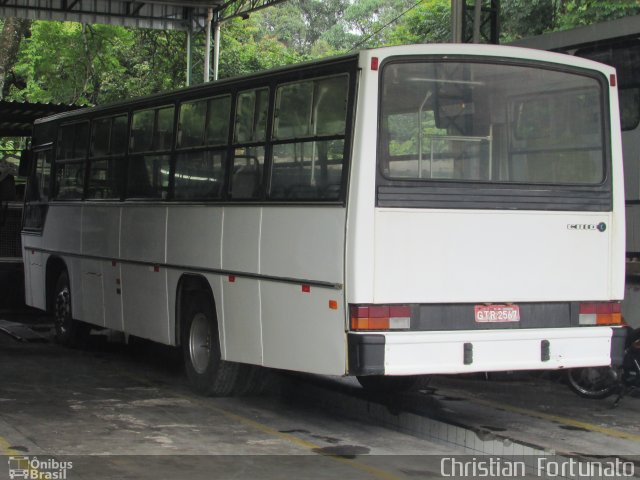 Ônibus Particulares 2567 na cidade de Ubá, Minas Gerais, Brasil, por Christian  Fortunato. Número da foto: #5734616.
